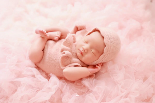 大兴安岭宝宝吃手是饿了吗